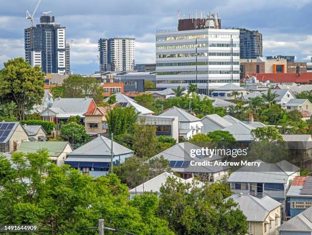 urban skyline suburb houses trees, brisbane - brisbane stock pictures, royalty-free photos & images