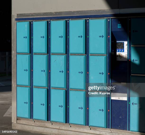 luggage lockers - locker room wall stock pictures, royalty-free photos & images