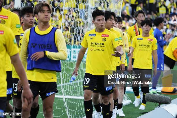 Players of Kashiwa Reysol draw after the J.LEAGUE Meiji Yasuda J1 14th Sec. Match between Kashiwa Reysol and Vissel Kobe at SANKYO FRONTIER Kashiwa...