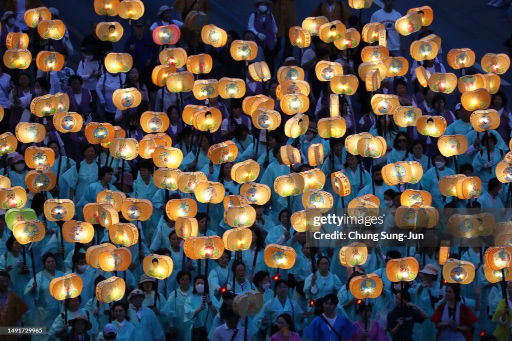 Lantern Festival Celebrates Buddha's Birthday