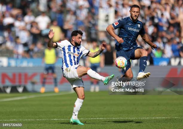 Marco Richter of Hertha Berlin and Ivan Ordets of VfL Bochum 1848 battle for the ball during the Bundesliga match between Hertha BSC and VfL Bochum...