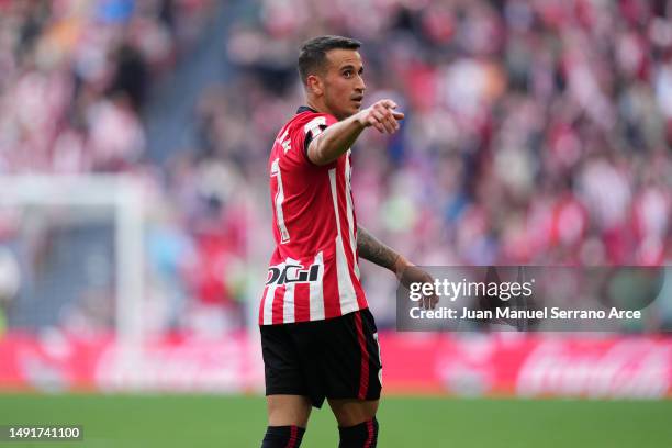 Alex Berenguer of Athletic Club celebrates after scoring the team's second goal during the LaLiga Santander match between Athletic Club and RC Celta...