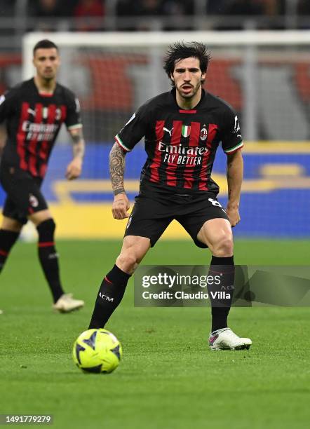Sandro Tonali of AC Milan in action during the Serie A match between AC Milan and UC Sampdoria at Stadio Giuseppe Meazza on May 20, 2023 in Milan,...