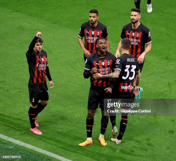 Rafael Leao of AC Milan celebrates his goal with his team-mates during the Serie A match between AC MIlan and UC Sampdoria at Stadio Giuseppe Meazza...