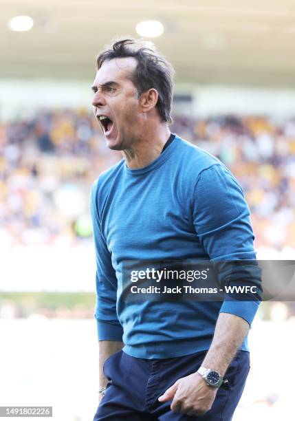 Julen Lopetegui, Manager of Wolverhampton Wanderers reacts during the Premier League match between Wolverhampton Wanderers and Everton FC at Molineux...