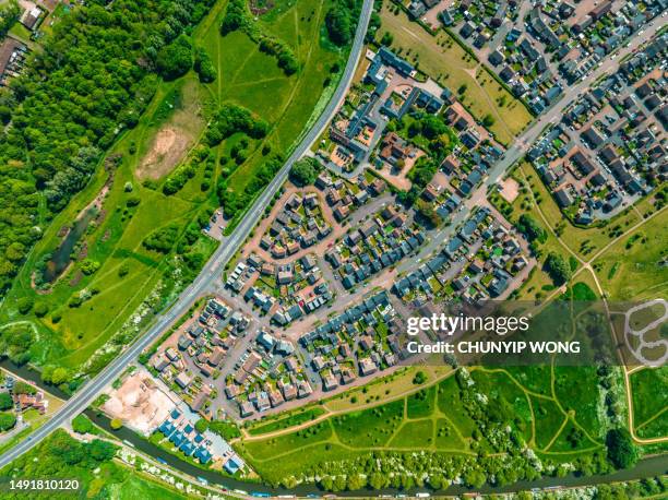 aerial photo of the village of oakridge park in milton keynes, uk - milton keynes stock pictures, royalty-free photos & images