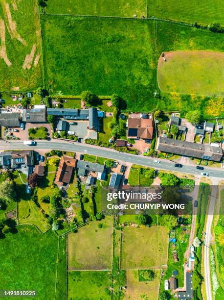 high angle view of british town and residential homes - buckinghamshire imagens e fotografias de stock