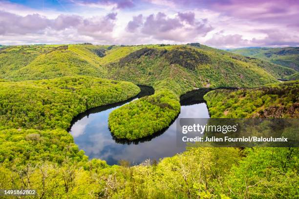 meander of queuille, on the sioule river, in puy-de-dôme, in auvergne, in france, 2023 - puy de dôme imagens e fotografias de stock