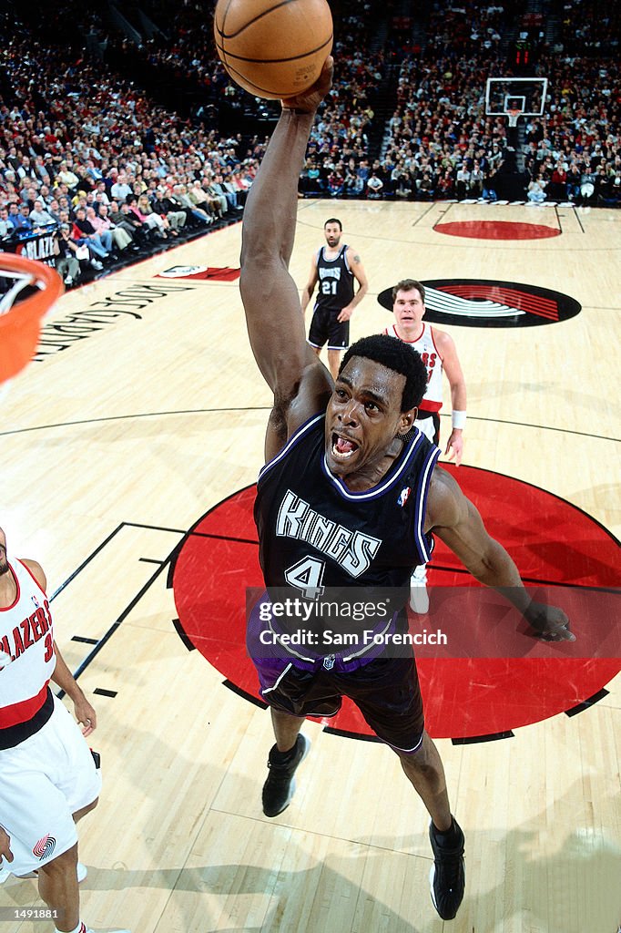 Chris Webber dunks v Blazers.