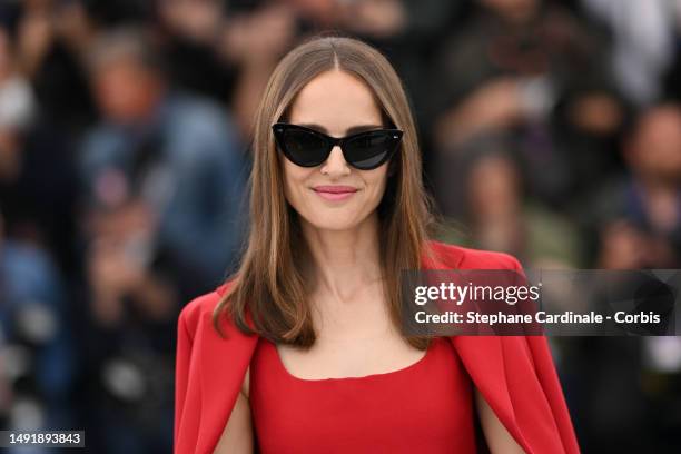 Natalie Portman attends the "May December" photocall at the 76th annual Cannes film festival at Palais des Festivals on May 21, 2023 in Cannes,...