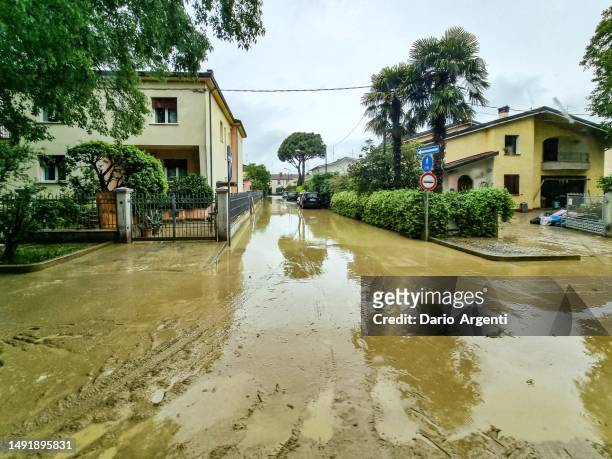 emilia romagna flood - flood foto e immagini stock