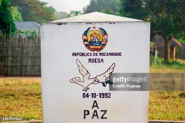 tombstones or graves - mozambique war stock pictures, royalty-free photos & images