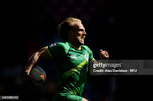 Connor O’Sullivan of Ireland makes a break during the Cup Quarter Final Match between Ireland and Argentina on Day Two of the HSBC London Sevens at...