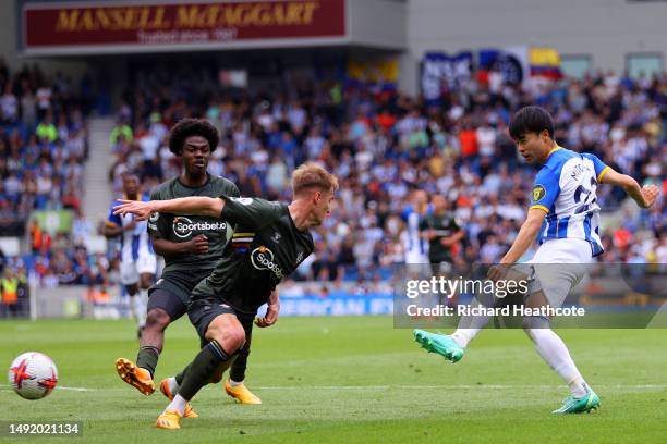 Kaoru Mitoma of Brighton & Hove Albion shoots during the Premier League match between Brighton & Hove Albion and Southampton FC at American Express...