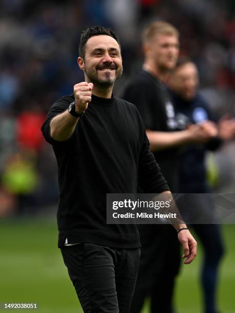 Roberto De Zerbi, Manager of Brighton & Hove Albion, celebrates victory following the Premier League match between Brighton & Hove Albion and...