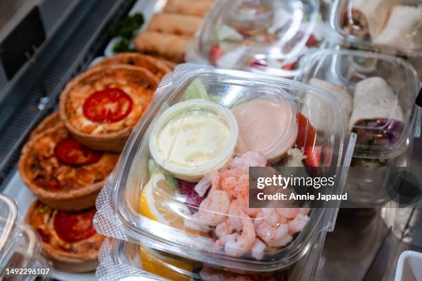 take away food in display fridge, close-up, food background - preparación de alimentos fotografías e imágenes de stock