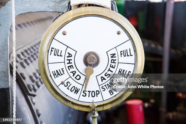 an engine order telegraph or e.o.t. or also known as a chadburn speed indicator on a paddle steamer. the riverland. south australia. - engine order telegraph stock pictures, royalty-free photos & images