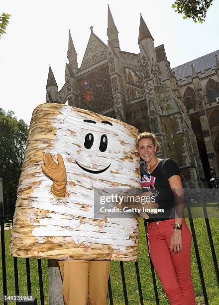 Mini and Team Kellogg's athlete Summer Sanders pose infront of Westminster Abbey as part of Kellogg's From Great Starts Come Great Things campaign on...