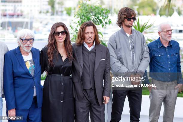 Pierre Richard, Maïwenn, Johnny Depp, Diego Le Fur et Pascal Greggory le 17 mai 2023 lors du 76e festival de Cannes.