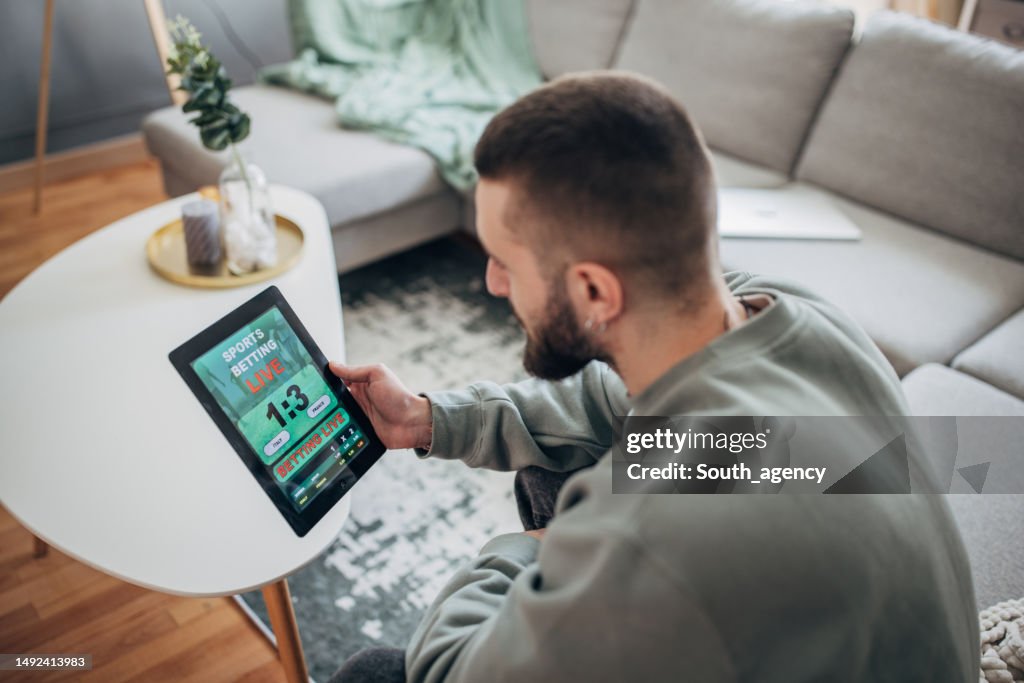 Man betting online