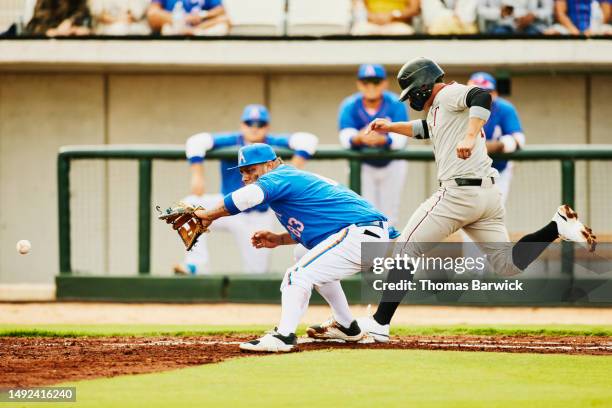 Throwing Tp First Base Baseball Player First Base Photos and Premium High Res Pictures - Getty ...