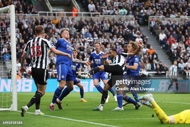 Callum Wilson of Newcastle United shoots but hits the post during the Premier League match between Newcastle United and Leicester City at St. James...