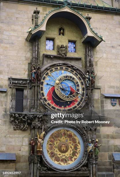prague's medieval astronomical clock (prague orloj) - horloge stock-fotos und bilder