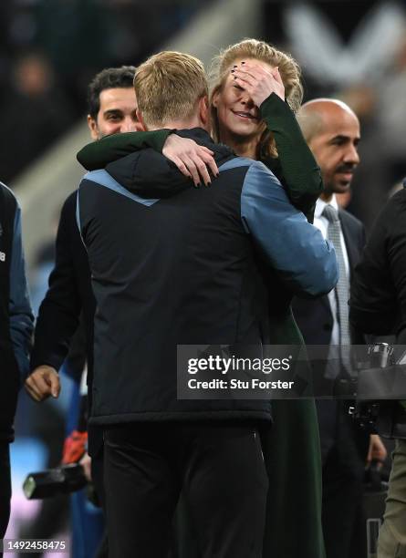 Newcastle head coach Eddie Howe celebrates with co owner Amanda Staveley after the Premier League match between Newcastle United and Leicester City...