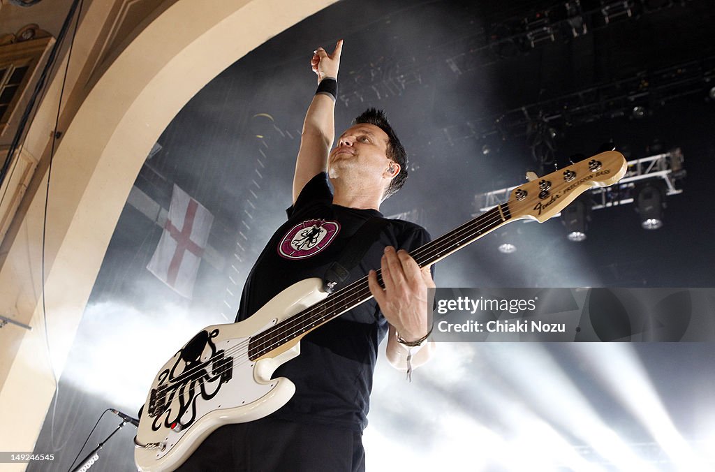 Blink 182 Perform in London