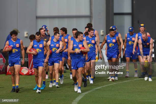 Players prepare to to start jogging laps during a West Coast Eagles training session at Mineral Resources Park on May 23, 2023 in Perth, Australia.