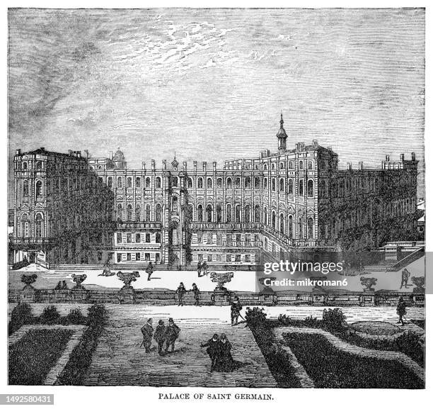 old engraved illustration of the château de saint-germain-en-laye, a former royal palace in the département of yvelines, france (today national museum of archaeology) - yvelines stock pictures, royalty-free photos & images
