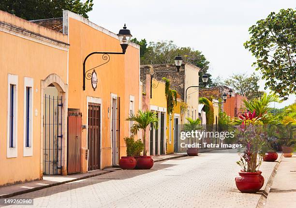 mexico, yucatan, valladolid, street - yucatánhalvön bildbanksfoton och bilder