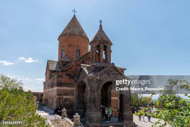 people visiting the church of the holy mother of god (surb astvatzatzin) at the khor virap monastery in armenia - armenian church stock pictures, royalty-free photos & images