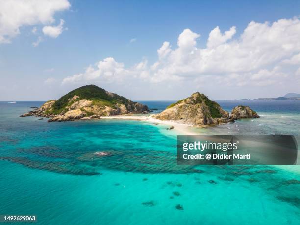 tokashiki island in okinawa in japan - kyushu stockfoto's en -beelden