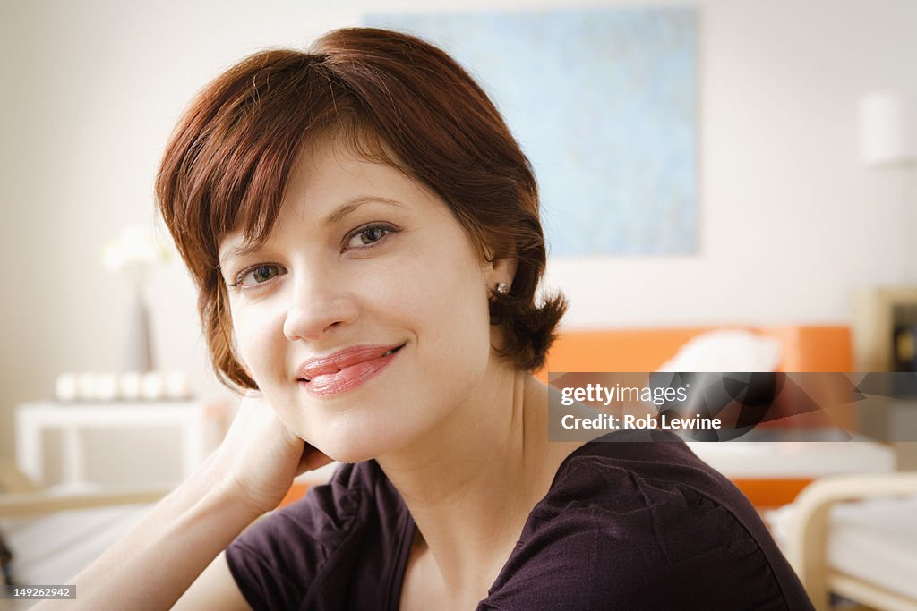 USA, California, Los Angeles, Young smiling woman looking at camera