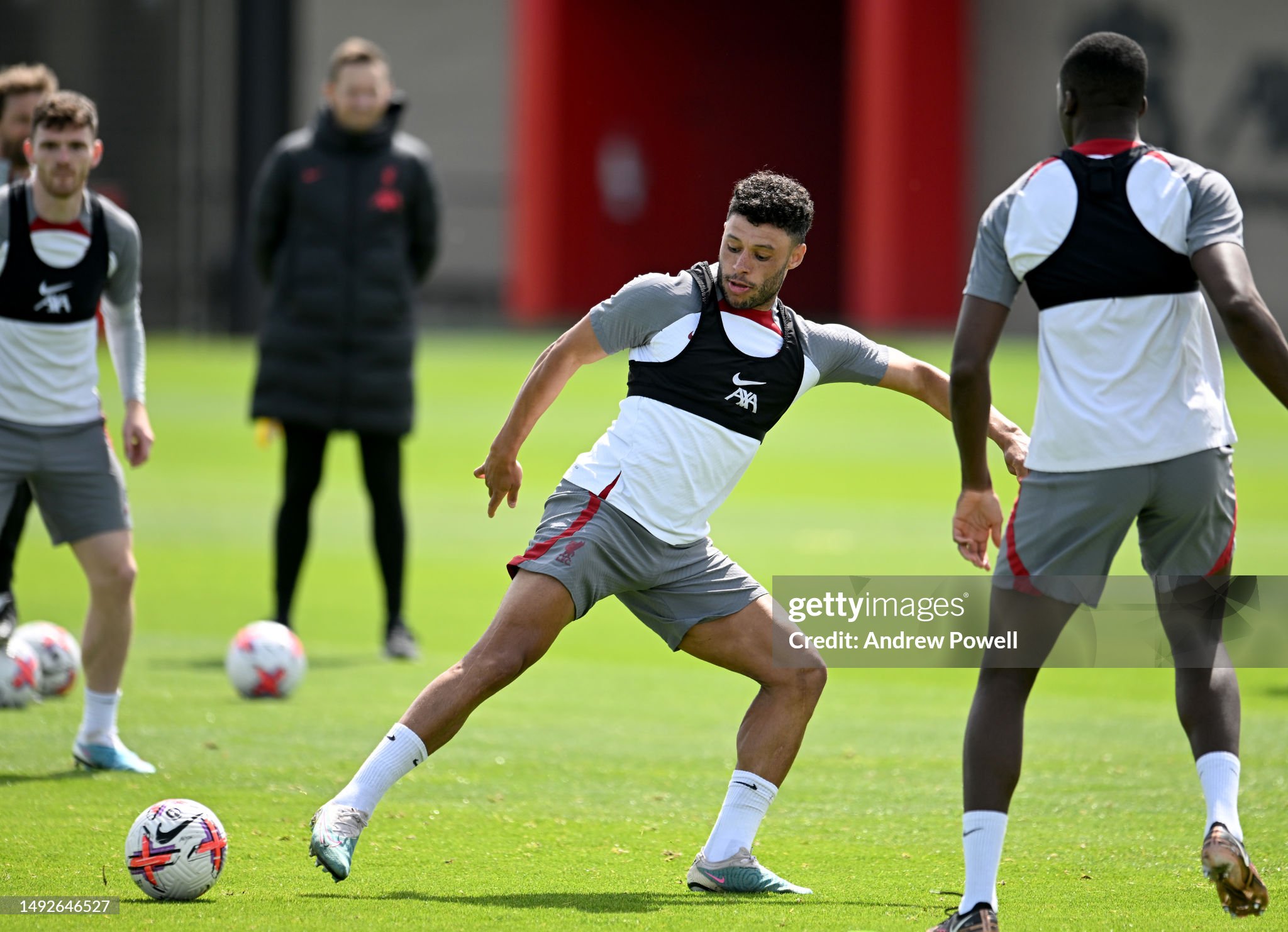 Former Liverpool man Alex Oxlade-Chamberlain in talks with Besiktas