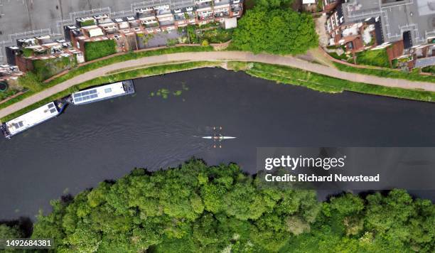 rowers on the river lea - diversion stock pictures, royalty-free photos & images