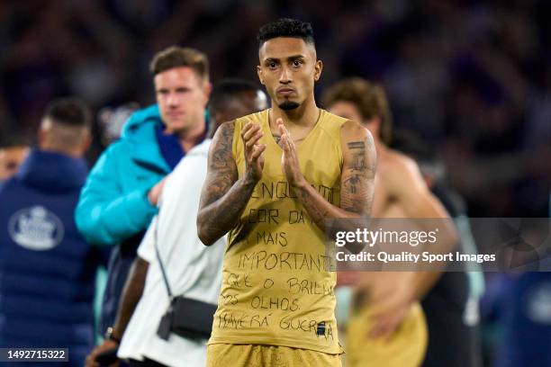 Raphinha of FC Barcelona with shirt supporting Vinicius Junior during the LaLiga Santander match between Real Valladolid CF and FC Barcelona at...