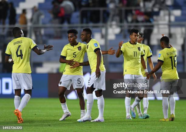 Stalin Valencia and Oscar Zambrano of Ecuador celebrate with teammates after winning the FIFA U-20 World Cup Argentina 2023 Group B match between...