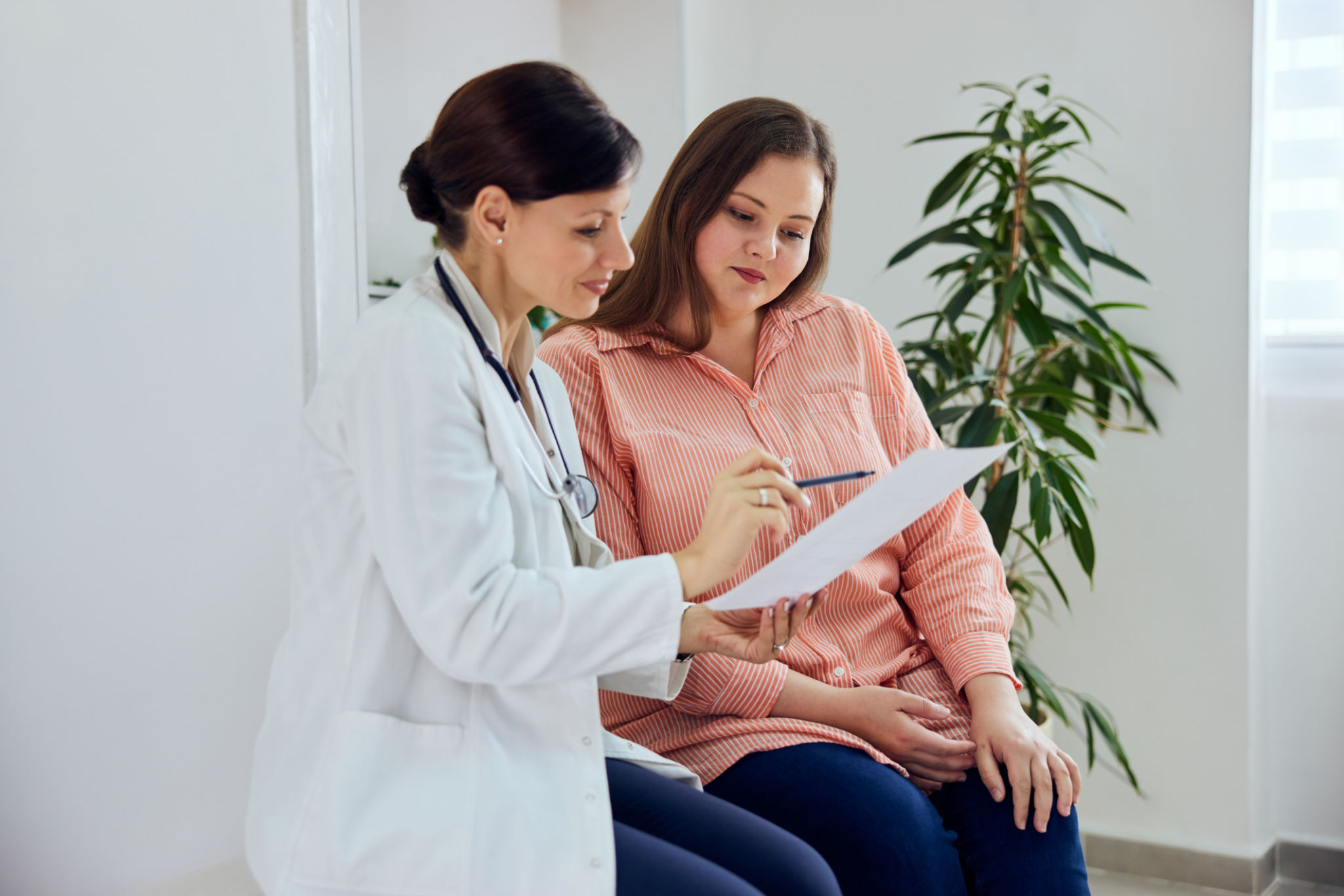 female nutritionist