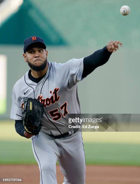 Eduardo Rodriguez of the Detroit Tigers warms up prior to throwing against the Kansas City Royals in the first inning at Kauffman Stadium on May 23,...