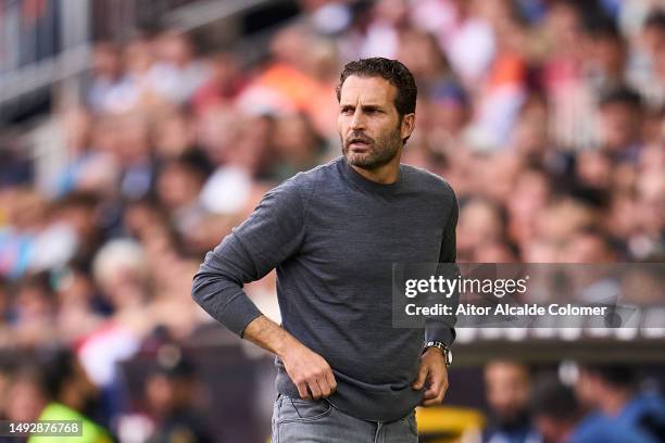 Ruben Baraja of Valencia CF looks on during the LaLiga Santander match between Valencia CF and Real Madrid CF at Estadio Mestalla on May 21, 2023 in...