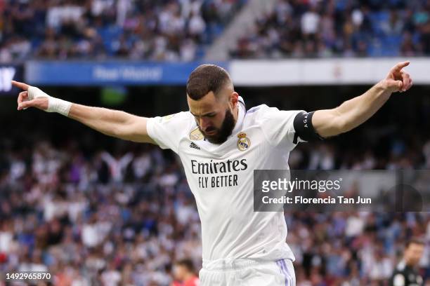 Karim Benzema of Real Madrid celebrates after scoring the team's first goal during the LaLiga Santander match between Real Madrid CF and Rayo...