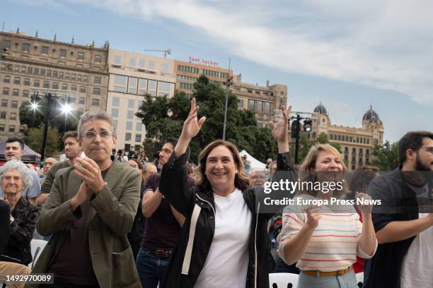 La alcaldesa de Barcelona y candidata a la reeleccion, Ada Colau , junto al teniente del alcalde de Cultura del Ayuntamiento de Barcelona, Jordi...