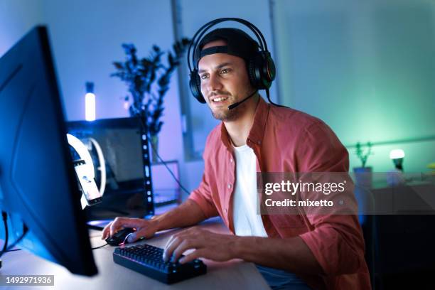 streaming time! - esports stock pictures, royalty-free photos & images