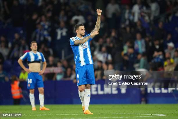 Joselu of RCD Espanyol celebrates after scoring the team's second goal from a penalty kick during the LaLiga Santander match between RCD Espanyol and...