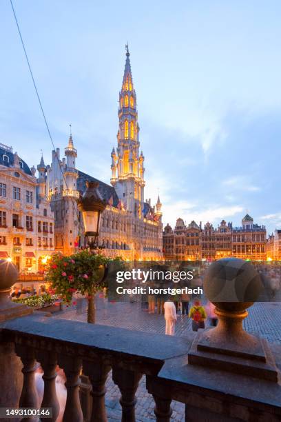 central town square in brussels, belgium - brussel stockfoto's en -beelden