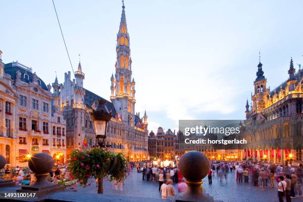 central town square in brussels, belgium - grand place brussels stock pictures, royalty-free photos & images