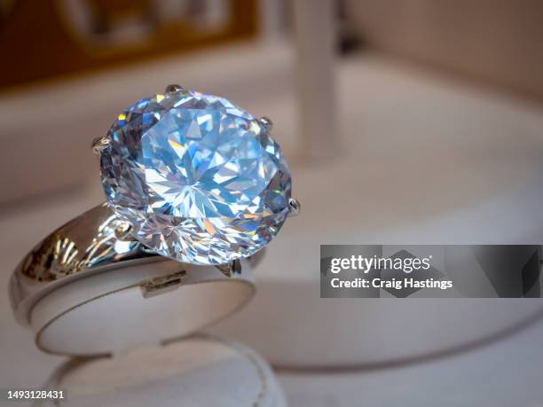 diamond engagement ring - close up macro shot with copy space - diamonds stock pictures, royalty-free photos & images