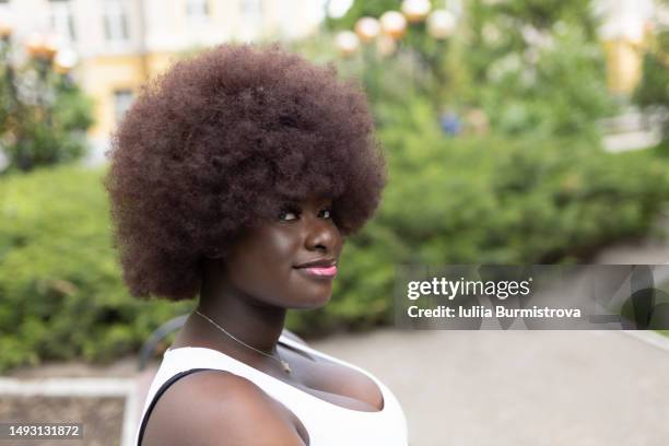 1 213 Large Bosom Stock Photos High Res Pictures And Images Getty 1-213-large-bosom-stock-photos-high-res-pictures-and-images-getty